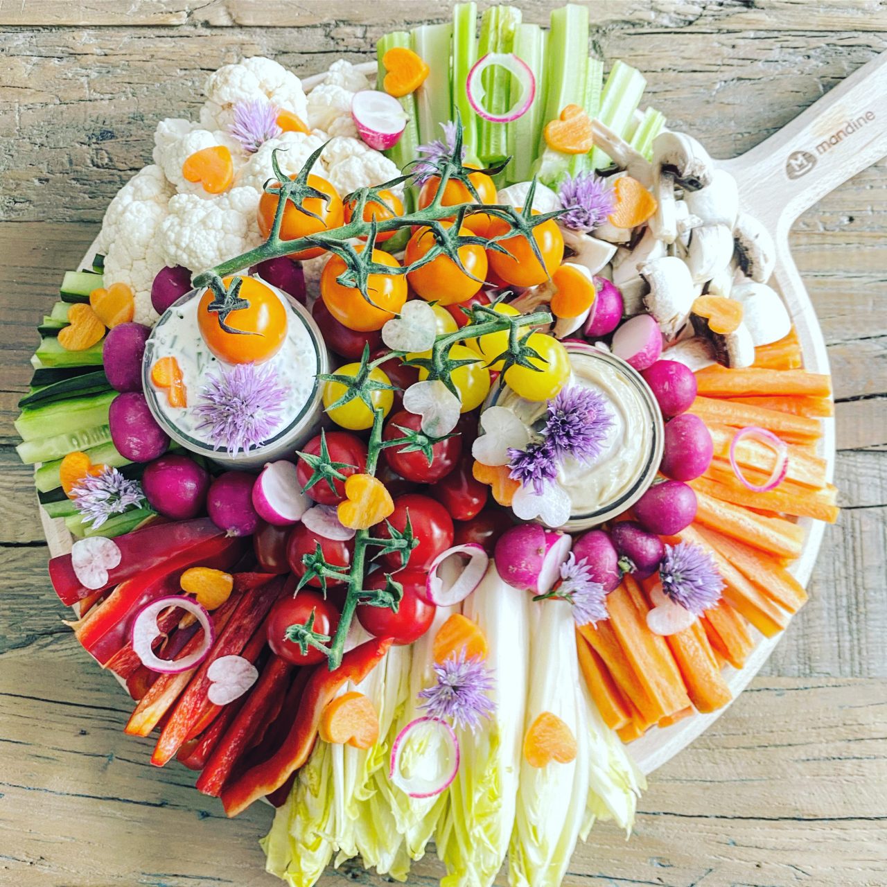 ASSORTIMENT DE CRUDITÉS SAUCE AU CHOIX | Buffets Gourmets